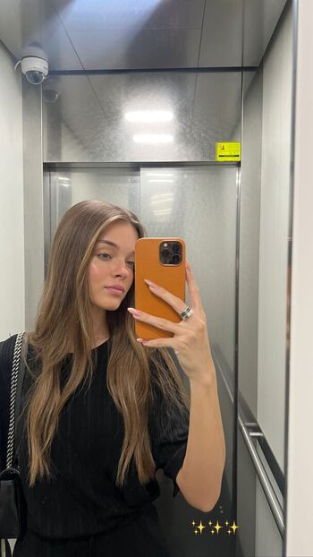 Anna Zak