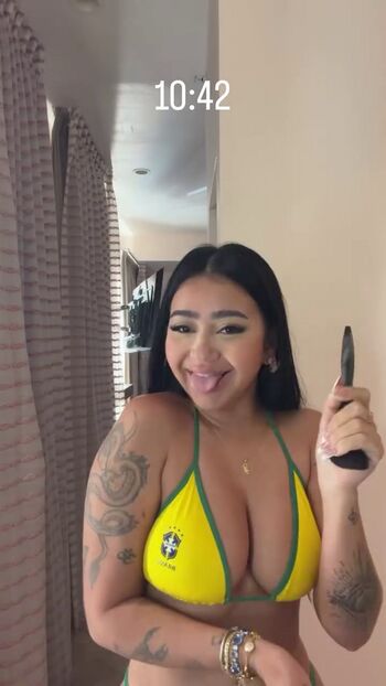 Beca Barreto