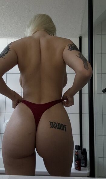 Bombenblondie