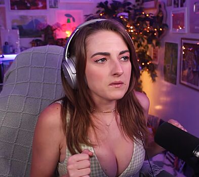 Caitlin Marie Reacts