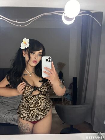 Celina_x31