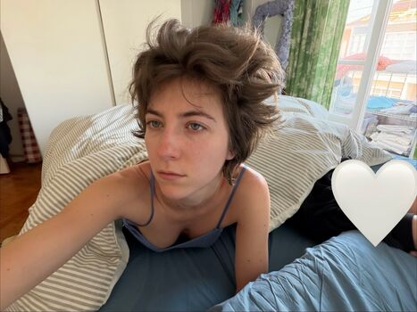 Fiona Leah