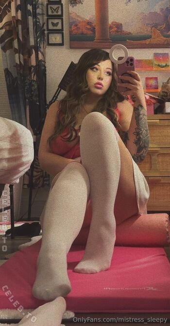 Goddess_sleepy