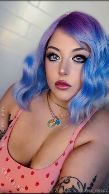 Goddess_sleepy