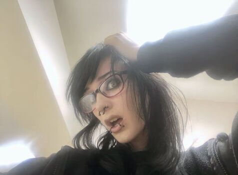Graveyardbaby008