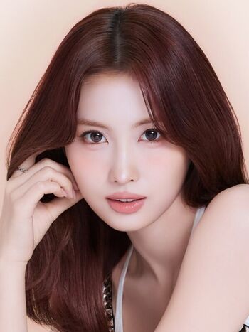 Hirai Momo