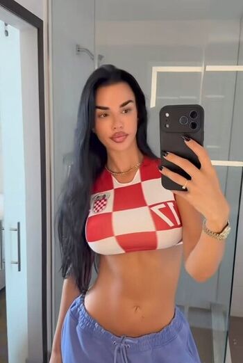 Ivana Knoll