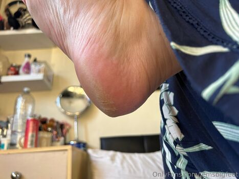 jemsbigfeet