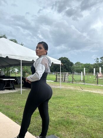 Juliabadbutt