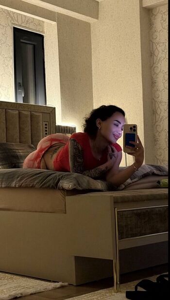 Melek Azad