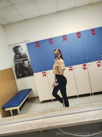 mia_vivid