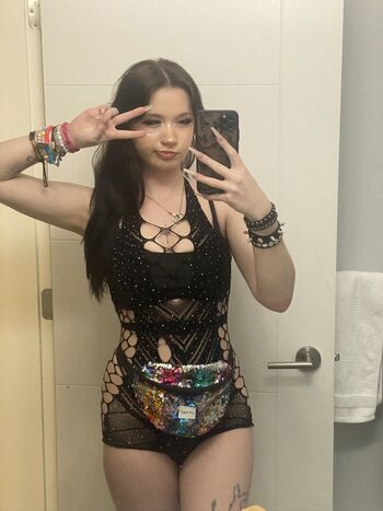 Nikkieelovee