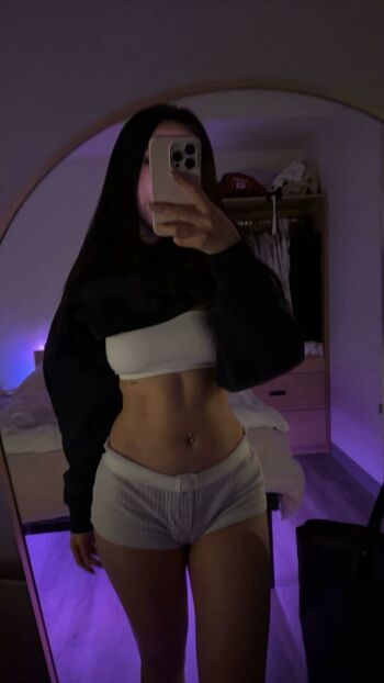 Sua Lee