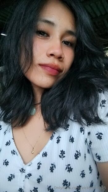 vickymont25