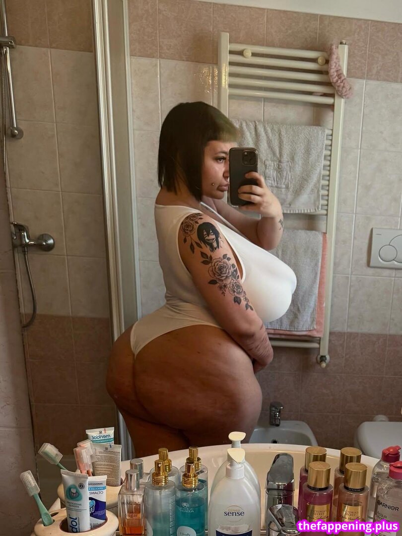 Mxmmytina / VVALENTINABONETALLI Nude OnlyFans Photo #136