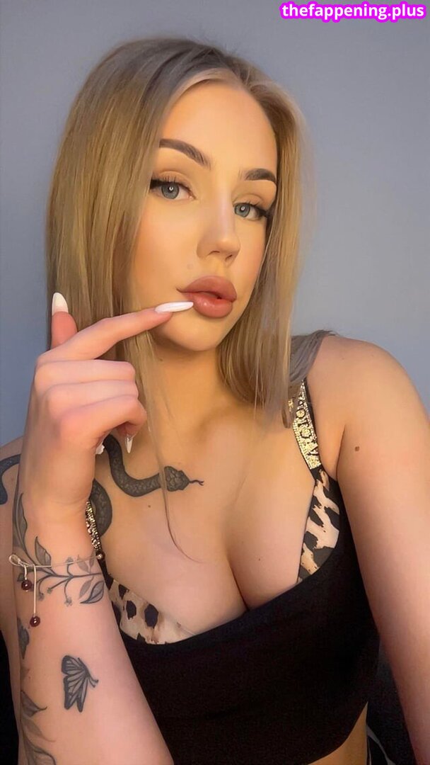Vvikaraa / vikaraa_by_km Nude OnlyFans Photo #41