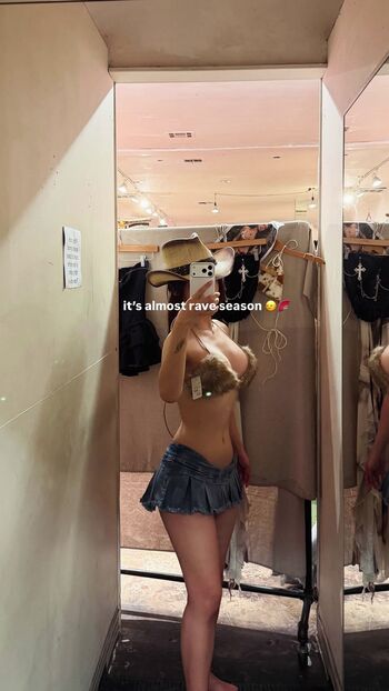 Waifuo / Ahra / ahrarei