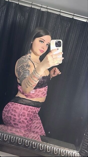whitegirlnii_