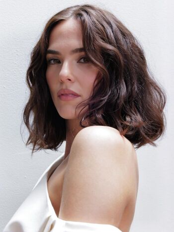 Zoey Deutch